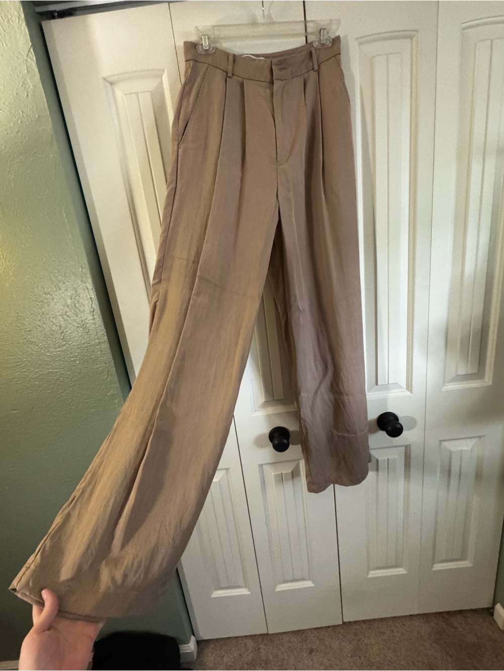 Mason Pant by Reformation in Khaki